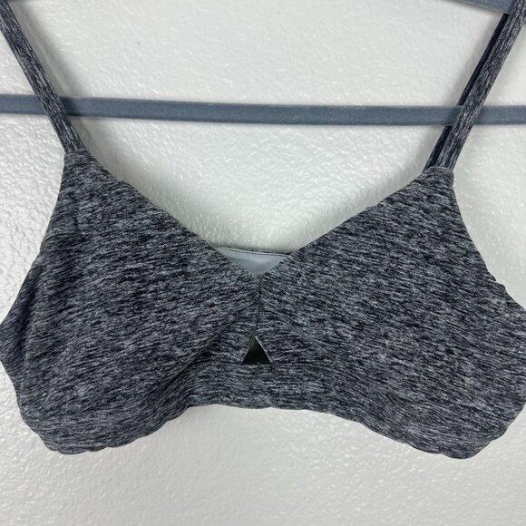 Alo Yoga Grey Cut Out Sports Bra S V Neck Athletic Activewear Athleisure Stretch - Picture 2 of 7